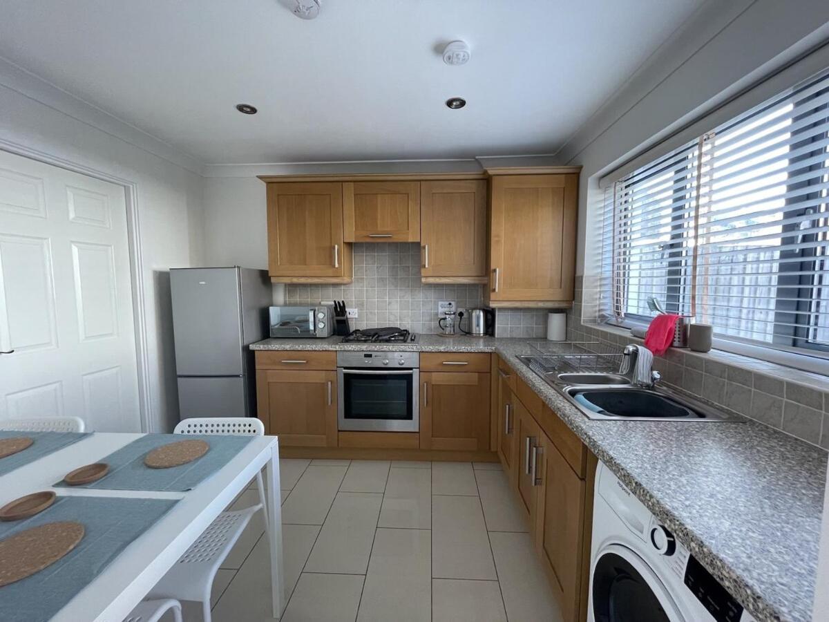 Comfortable Home W Private Parking Charlestown ชาร์ลสทาวน์ ภายนอก รูปภาพ
